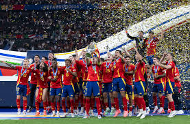 单板滑雪坡面障碍技巧 首次参加世锦赛苏翊鸣摘银.